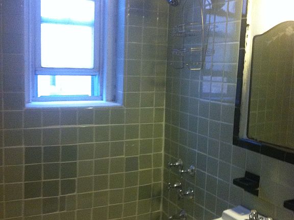 4th image of 11420 Queens Blvd #40