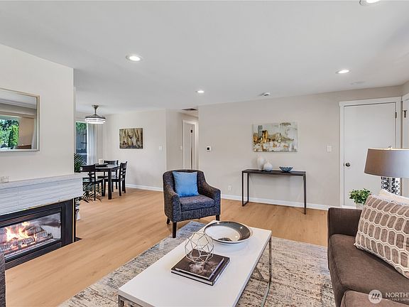 4th image of 952 165th Avenue SE