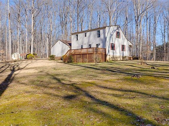 5th image of 8545 Woodland Dr