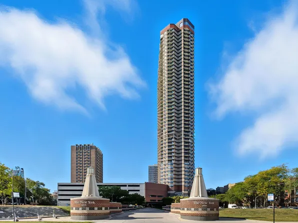 3660 N Lake Shore Dr APT 4208, Chicago, IL 60613
