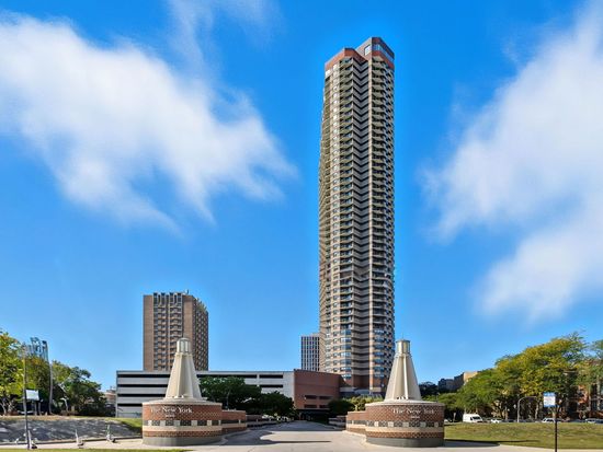 3660 N Lake Shore Dr APT 4208, Chicago, IL 60613