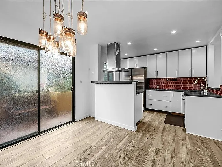 219 N Isabel St #4 — Photo 8