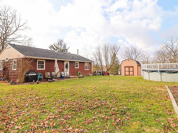 2nd image of 204 Grandview Dr
