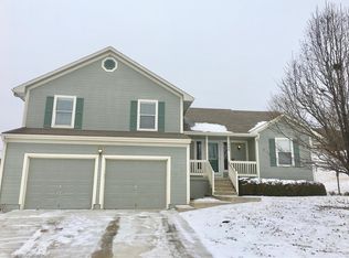 709 Ginger Hill Dr, Grain Valley, MO 64029