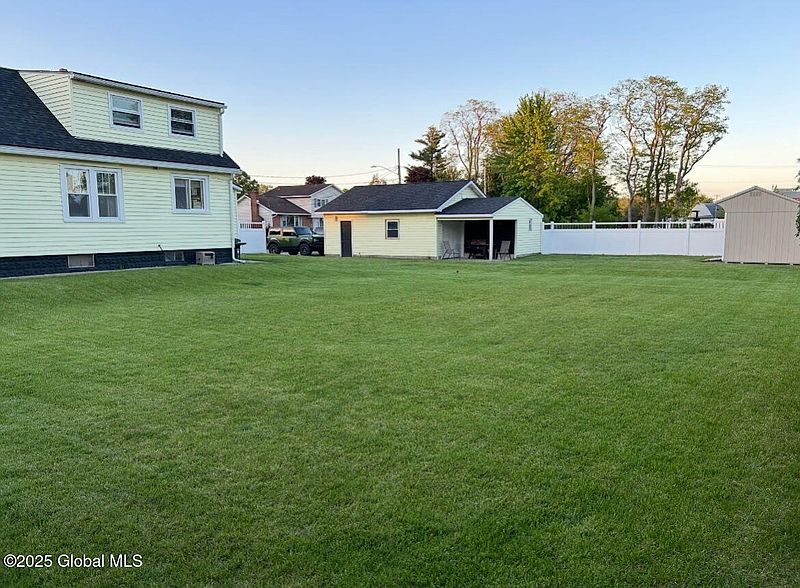 4th image of 28 Wedgewood Avenue