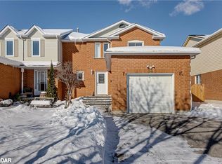 34 Quance St, Barrie, ON L4N7M3