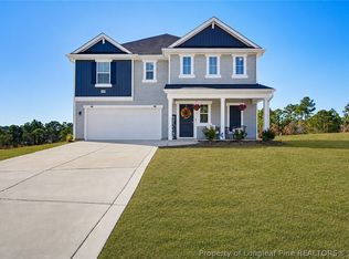 913 Sapphire Stone Ln, Hope Mills, NC 28348
