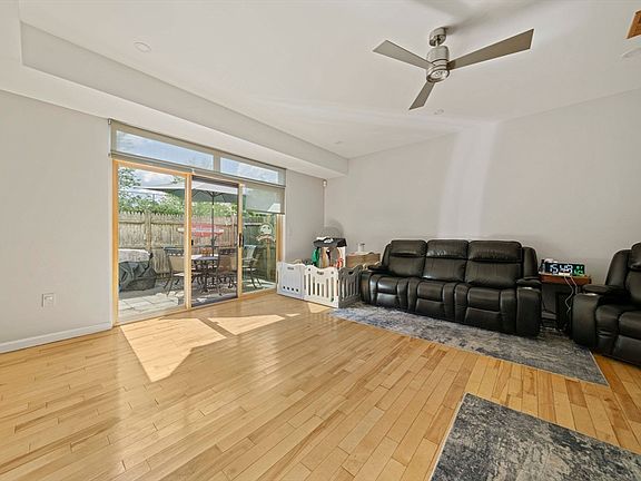3rd image of 90 Sea St APT 126