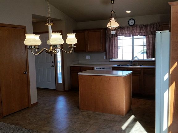 4th image of 305 Windflower Ln Unit A