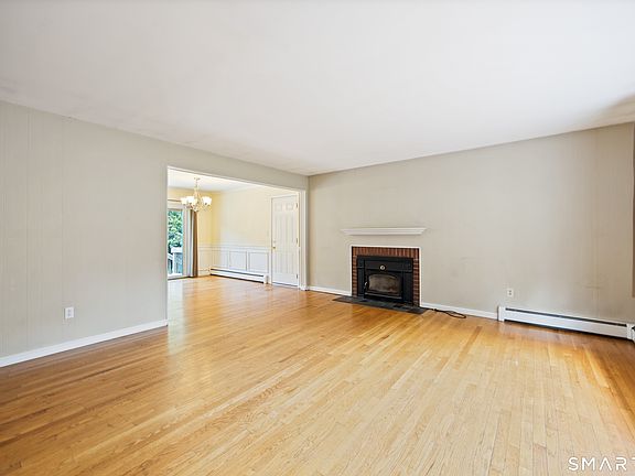 5th image of 1090 Notch Road