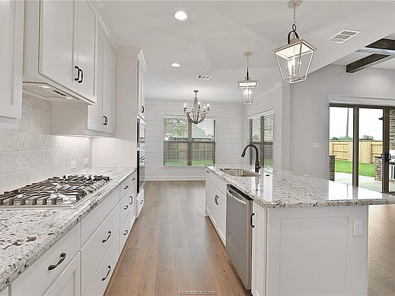3rd image of 1913 Cottonwood Terrace Dr