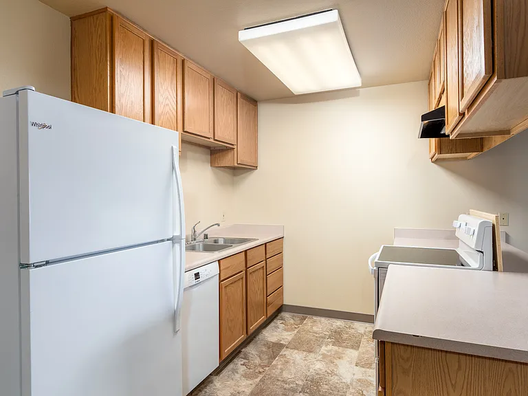 Manor Apartments — Photo 12