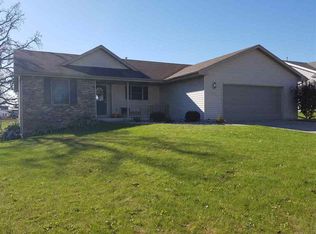 1324 Shade Tree Ln, Janesville, WI 53545