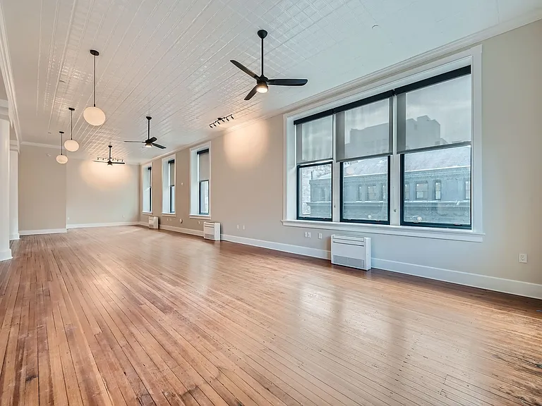 303 N Howard St — Photo 28