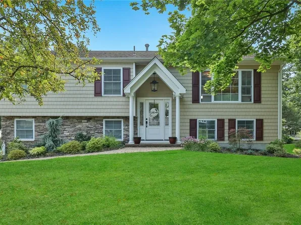 115 Wildwood Drive, Pearl River, NY 10965