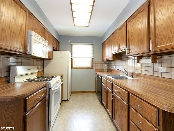 4th image of 9321 S 81st Ave