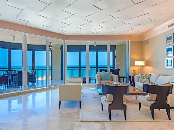 81 Seagate DR #1101, NAPLES, FL 34103