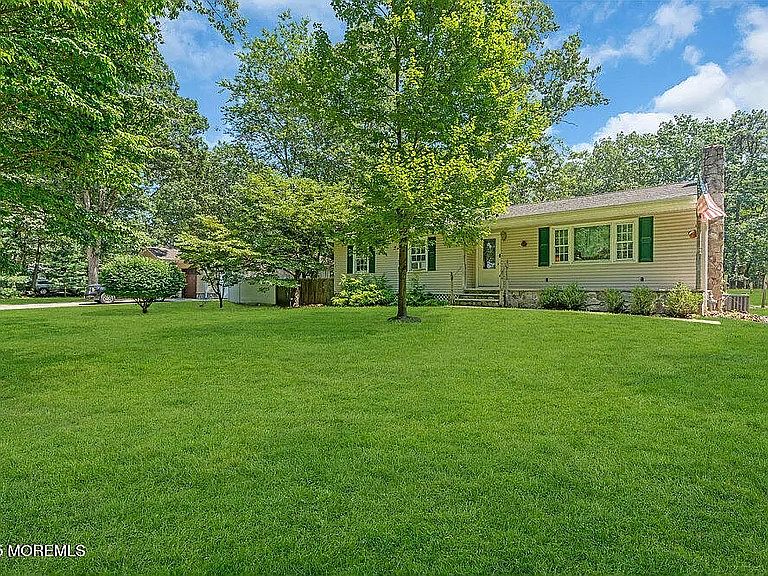 1st image of 623 Cosy Ln