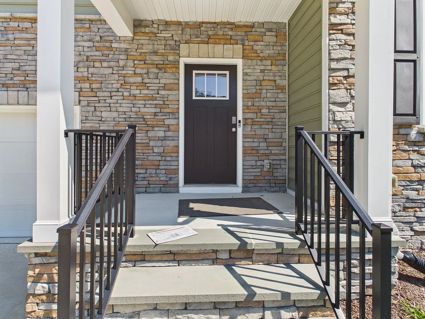 5 bed, 3.0 bath, 3200 sqft, $3,495 — Photo 4