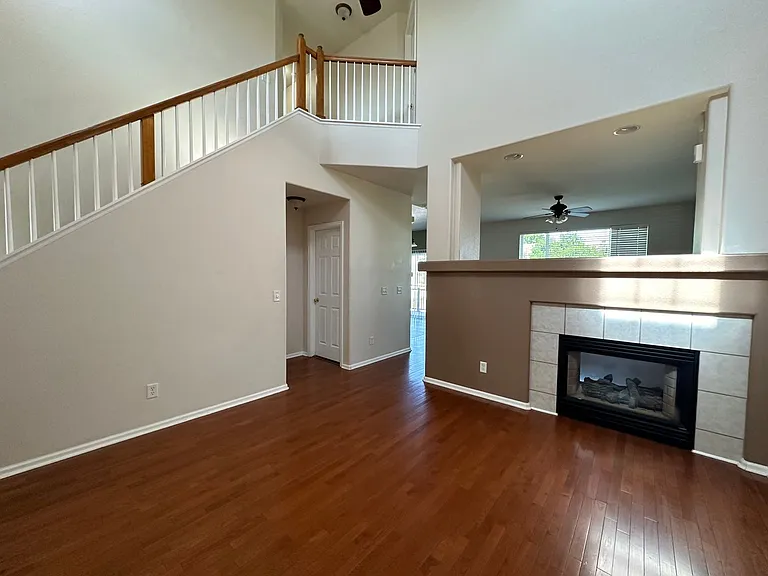 4157 Knollvale Dr — Photo 4