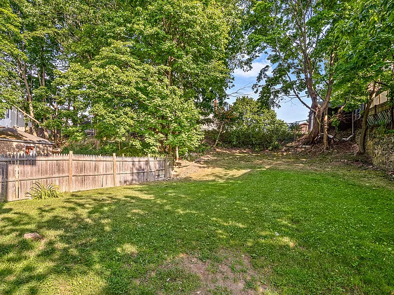 18 Saint Clair St #3 — Photo 3