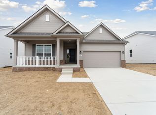 201 Saddleback Ct, White Lake, MI 48386