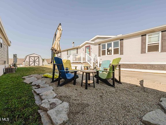 5th image of 1736 Woodridge Cres