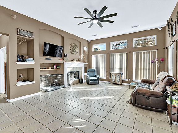 5th image of 403 Lochwood Cir