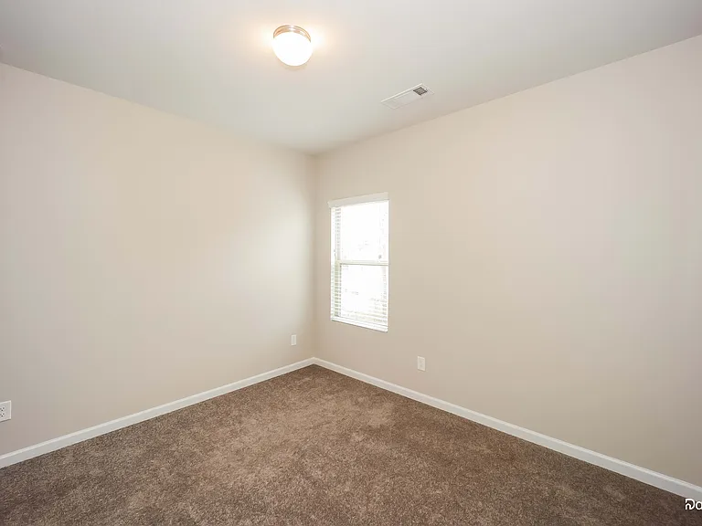 7398 Embassy Trce — Photo 12