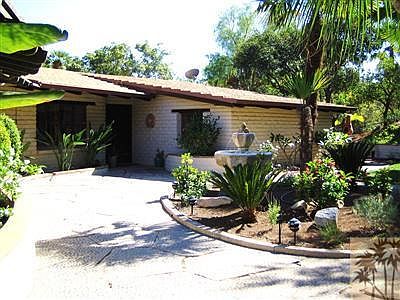 1st image of 2765 Las Palmas Ave