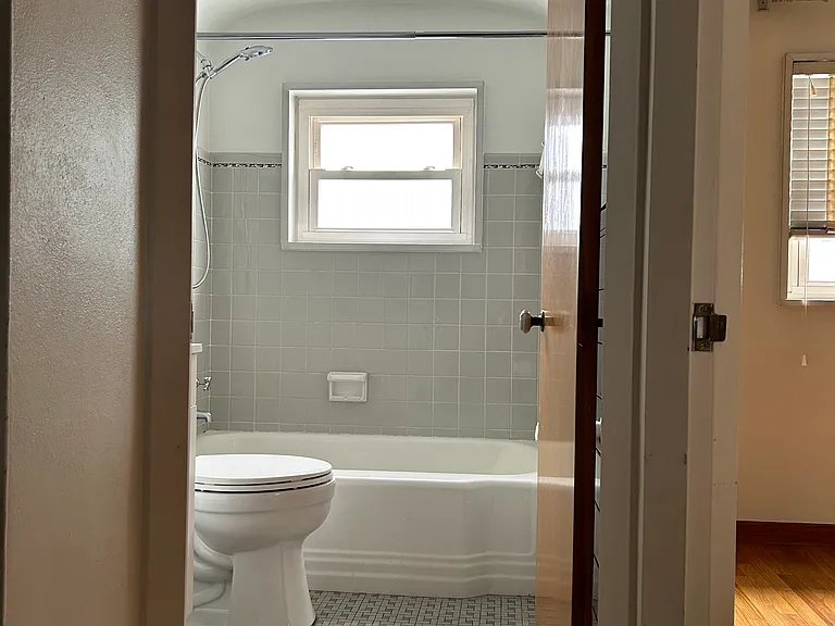 9552 Dulles Ct — Photo 2