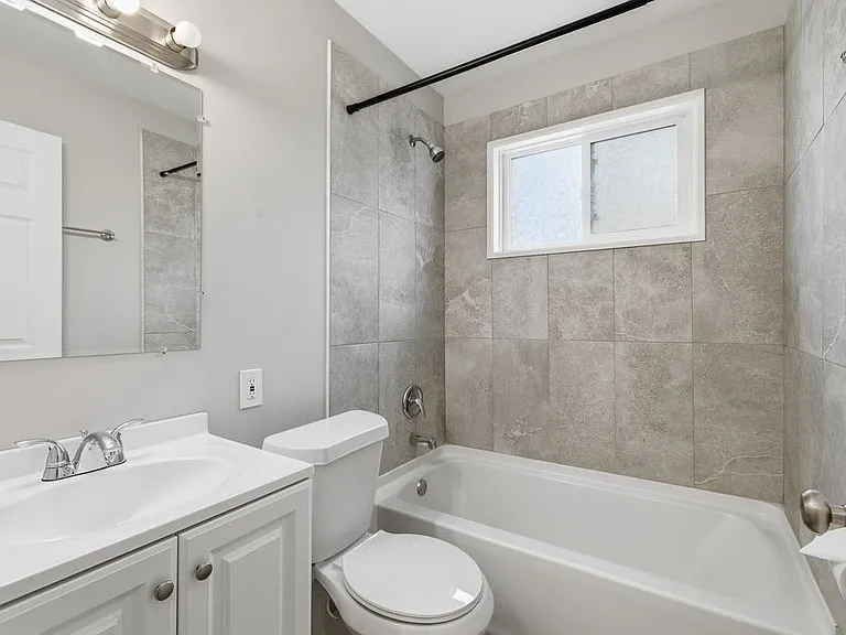 113 Lasalle St #3 — Photo 24