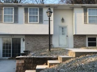 103 W Crestridge Dr, Coraopolis, PA 15108