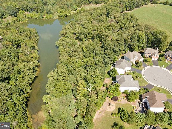 3rd image of 103 Norfolk Ct
