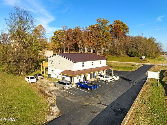 2nd image of 3241 Enka Hwy