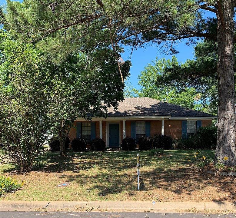 1st image of 7114 White Oak Ln