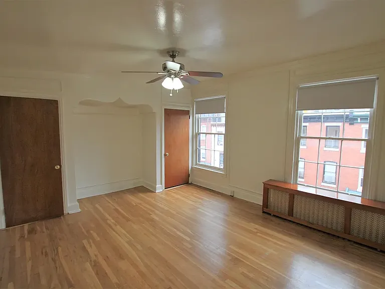 Robin Apartments — Photo 10