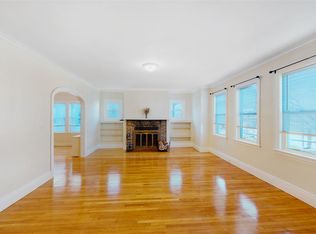 73 Green St APT 3, Brookline, MA 02446