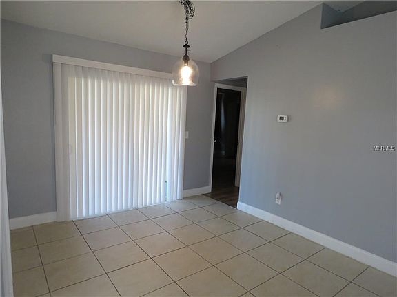 5th image of 3163 Mapleshade St