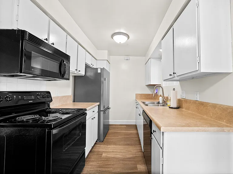 12021 Bailey St #4 — Photo 15