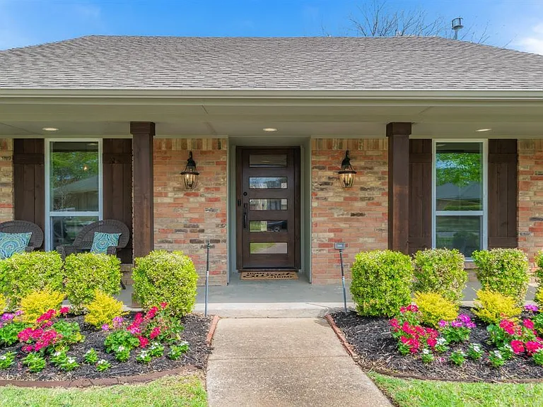 1601 Windsong Trl — Photo 27