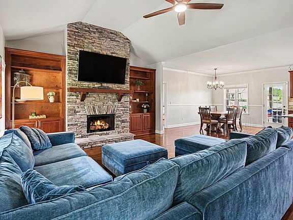 5th image of 948 Goslin Branch Rd