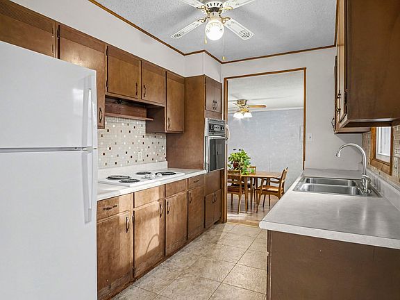 5th image of 341 NE Monhollon Dr