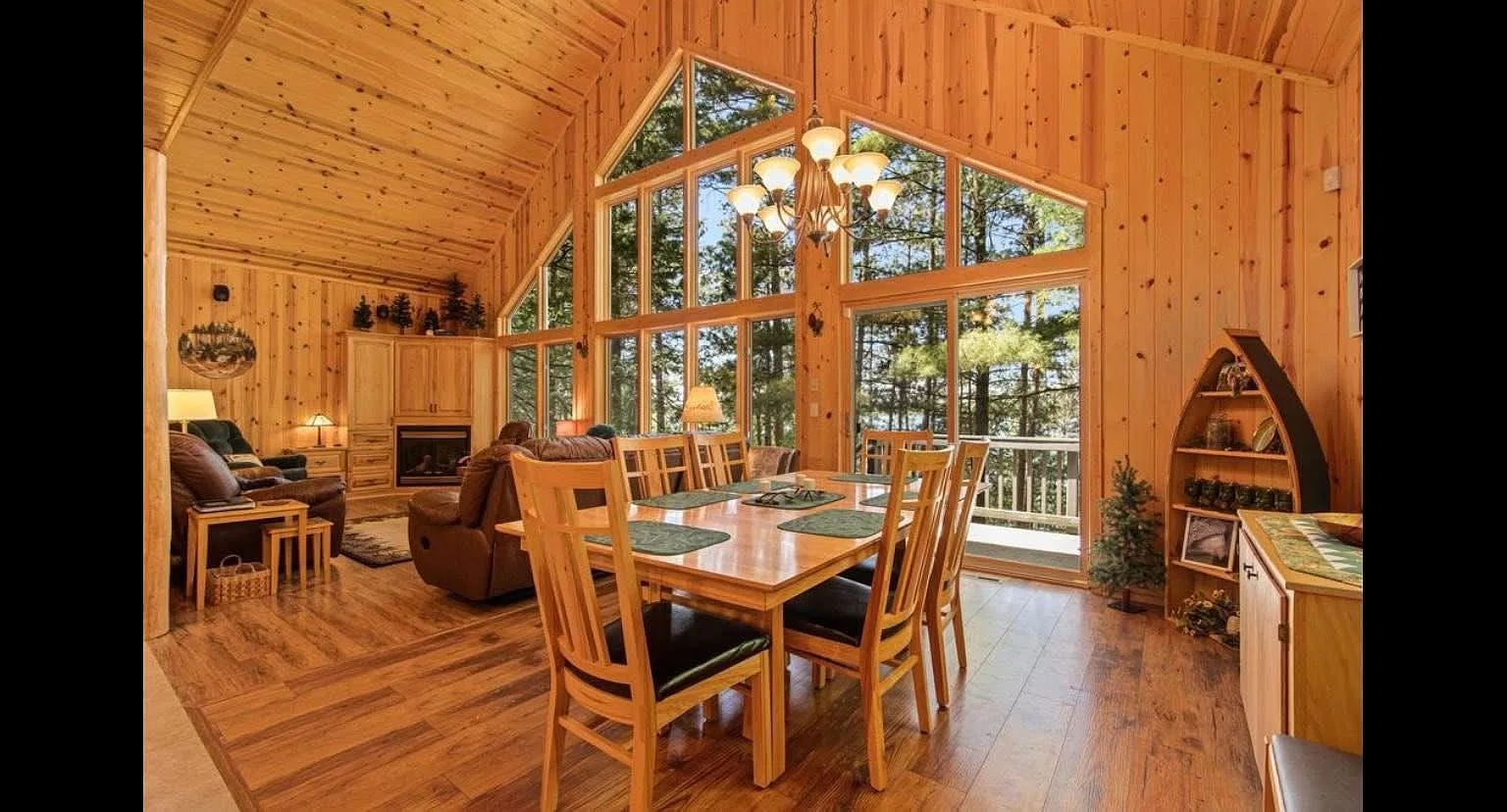 4 bed, 2800 sqft, $5,200 — Photo 1