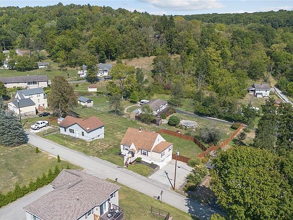 4th image of 138 Glenn Ave