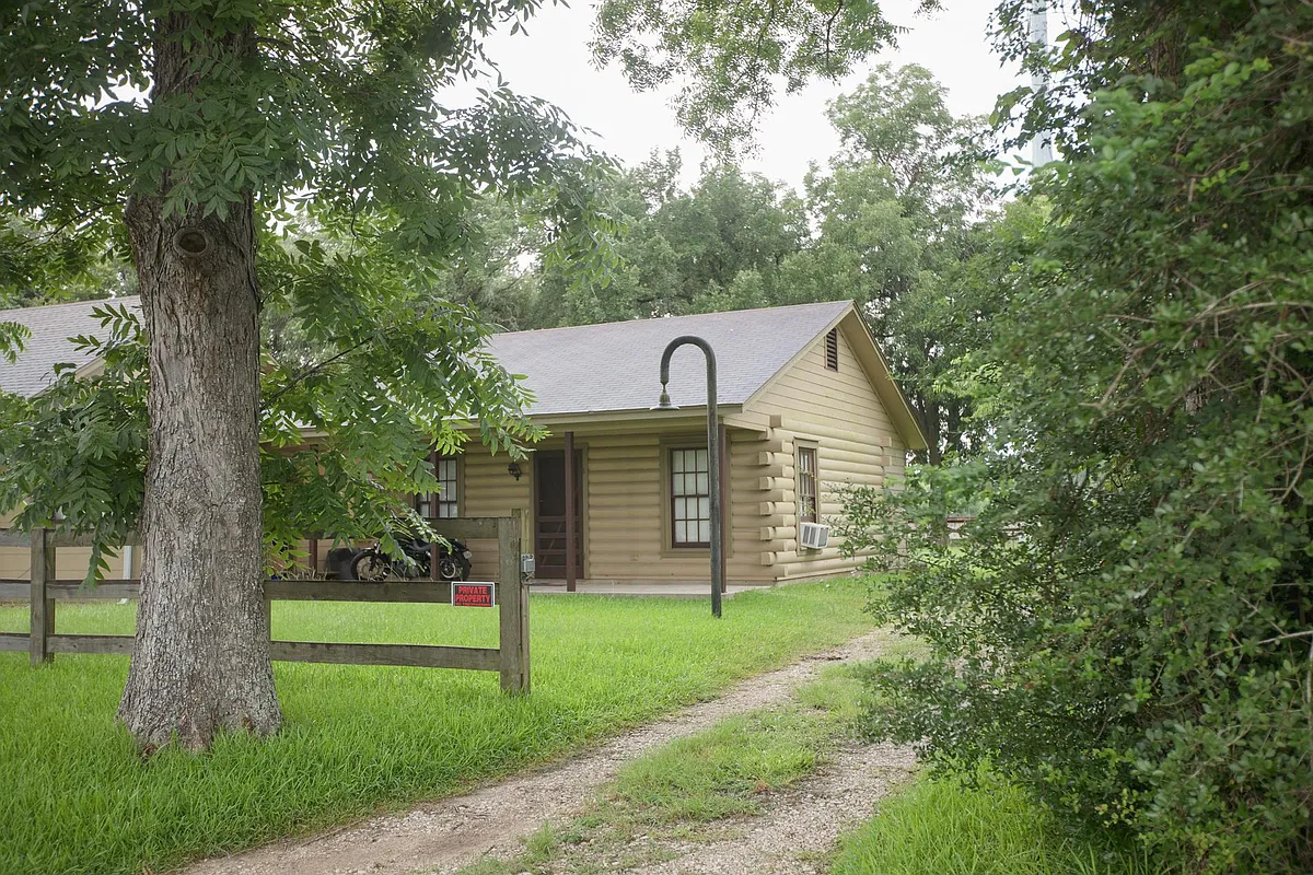 Private entrance gate off Rudolph Road - 111 E Hufsmith Rd