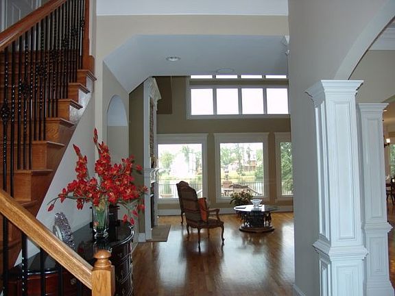 2nd image of 7095 Roselake Cir