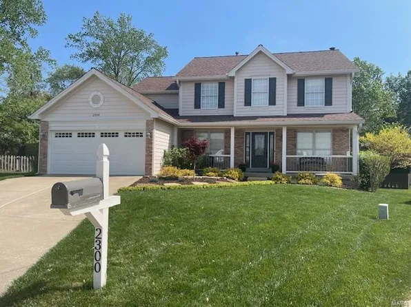 2300 Kingstowne Place Ct, Ballwin, MO 63011