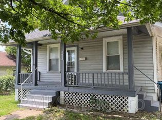 2833 Melody Ln, Saint Louis, MO 63114