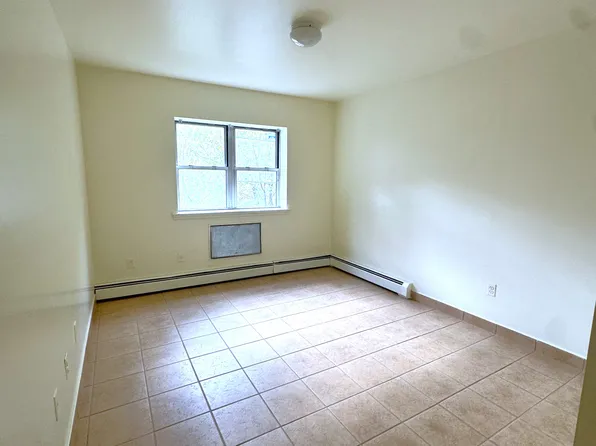 12-28 31st Drive image 8 of 16